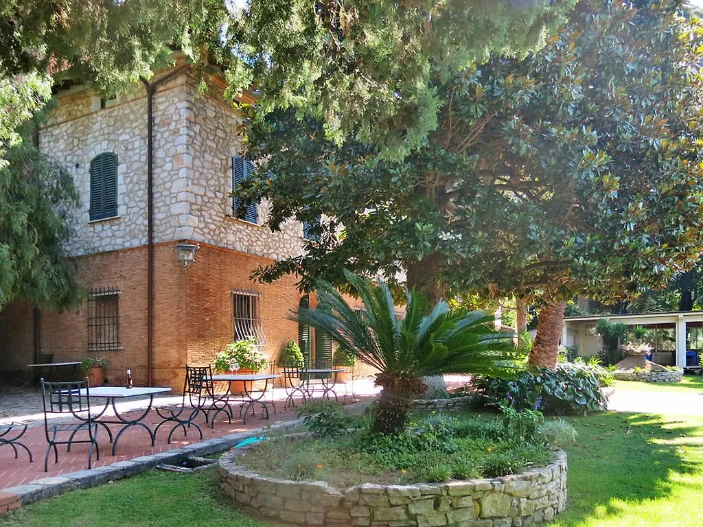 アパートホテル サン・ジュリアーノ・テルメ Borgo Degli Aranciアパートホテル